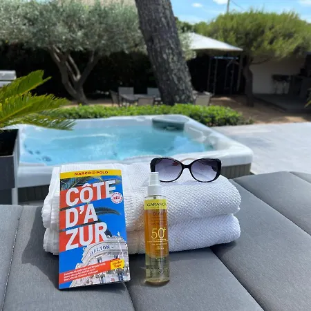 Spa/jacuzzi, A Proximite De La Mer. Saint-Raphaël
